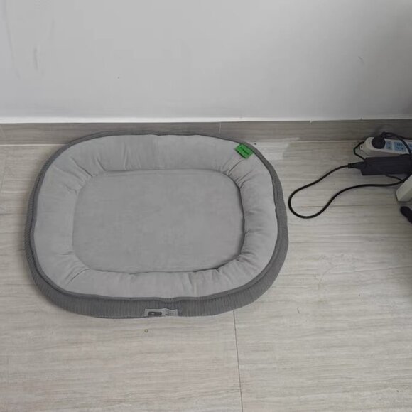 Soft Gray Cat Bed – Cozy & Minimalist Design - Picture 1 of 1